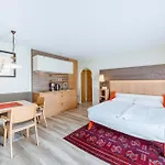 Harmls Aparthotel 3*
