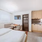 Harmls Aparthotel 3*