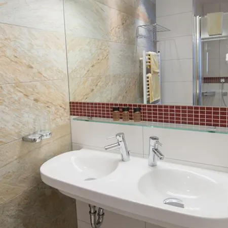 Harmls 3* פלאכאו