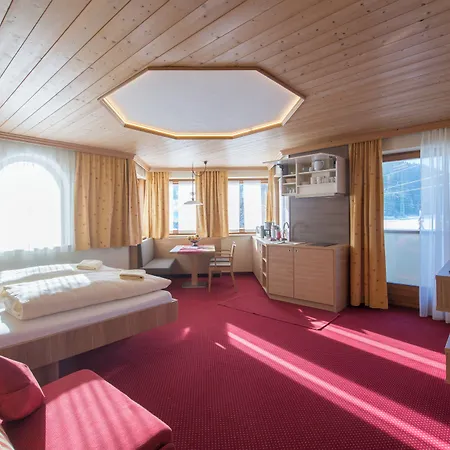 Harmls מלון דירות 3*